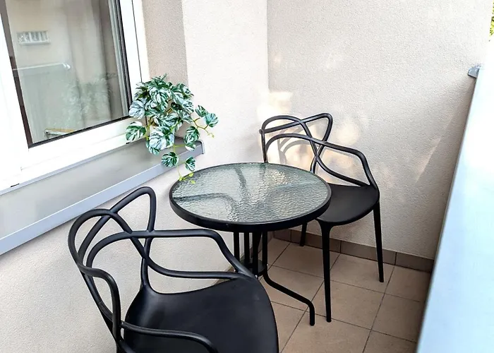 Apartment Sunny Apartment 3 Minutes Walk From Rynek Square