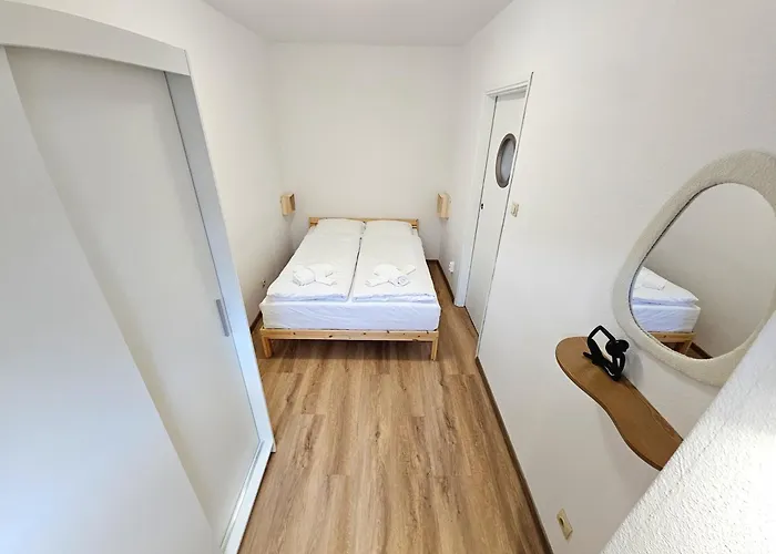 Sunny Apartment 3 Minutes Walk From Rynek Square Apartment